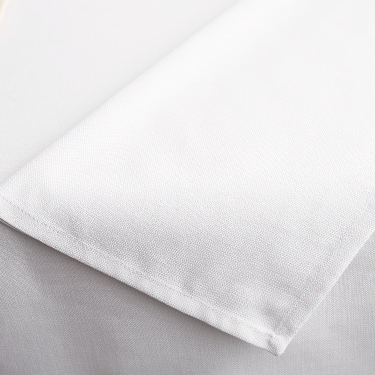 Asti napkin 644B in colour White
