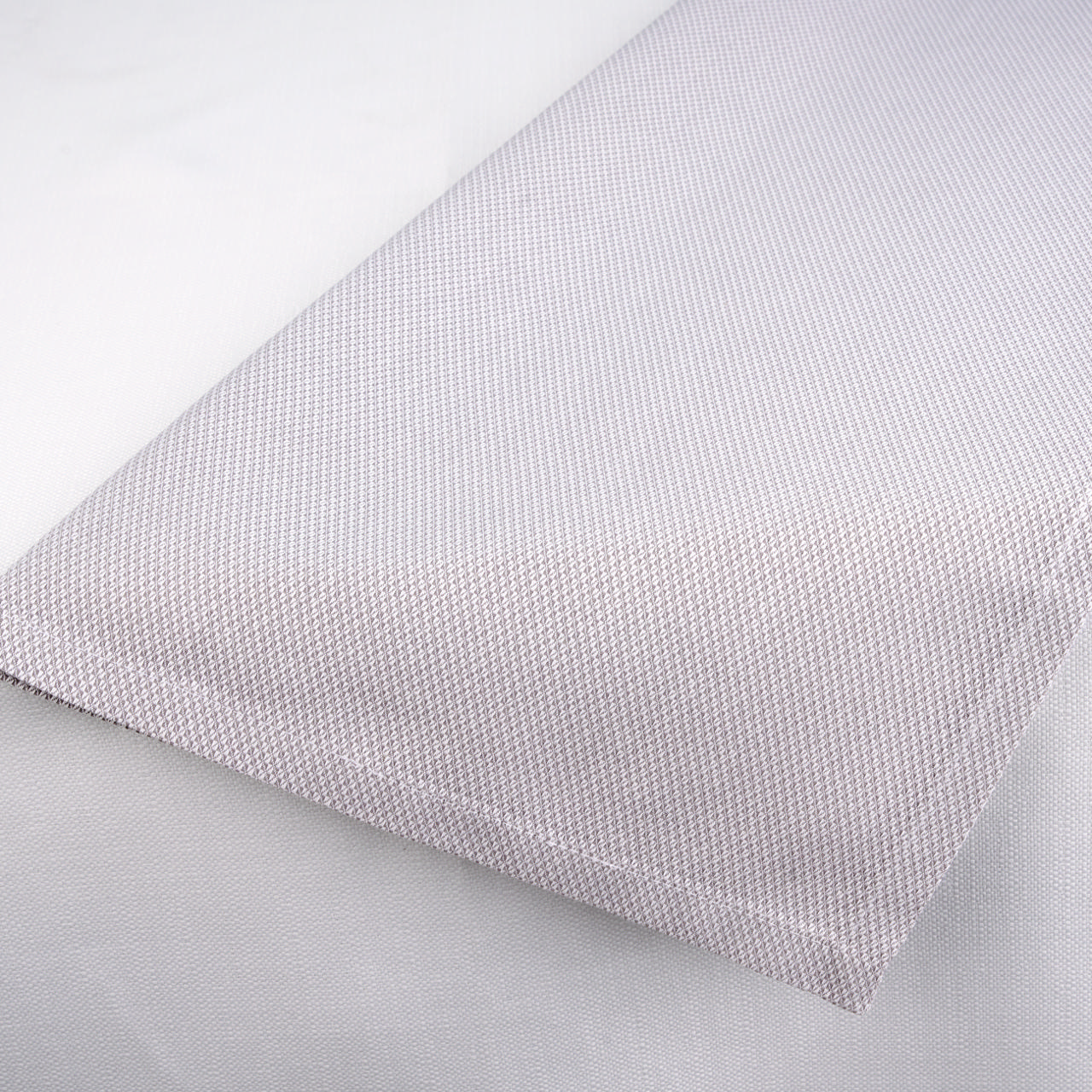 Dijon napkin 625D in colour Frostgrey
