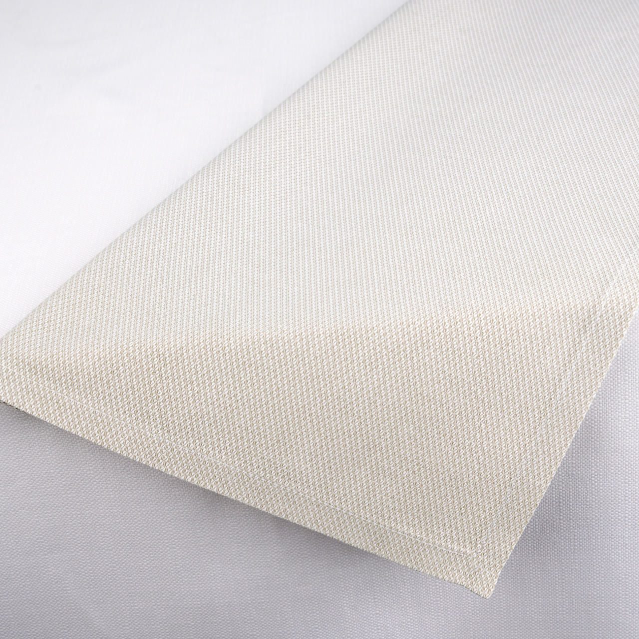 Dijon napkin 625D in colour Oyster